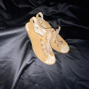 FLY LONDON TAN WEDGE SANDLES SIZE 41 NEW